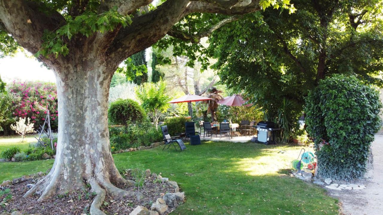 Mas Du Clos De L'Escarrat Jonquieres  Exterior foto